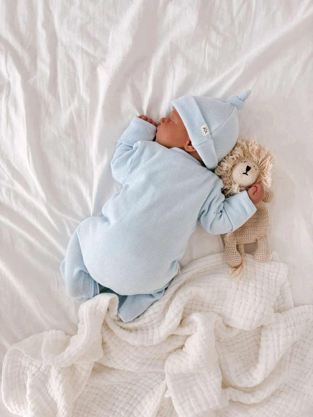 3 Little Crowns - My First Outfit | Onesie & Beanie Set | Baby Blue - Image 2