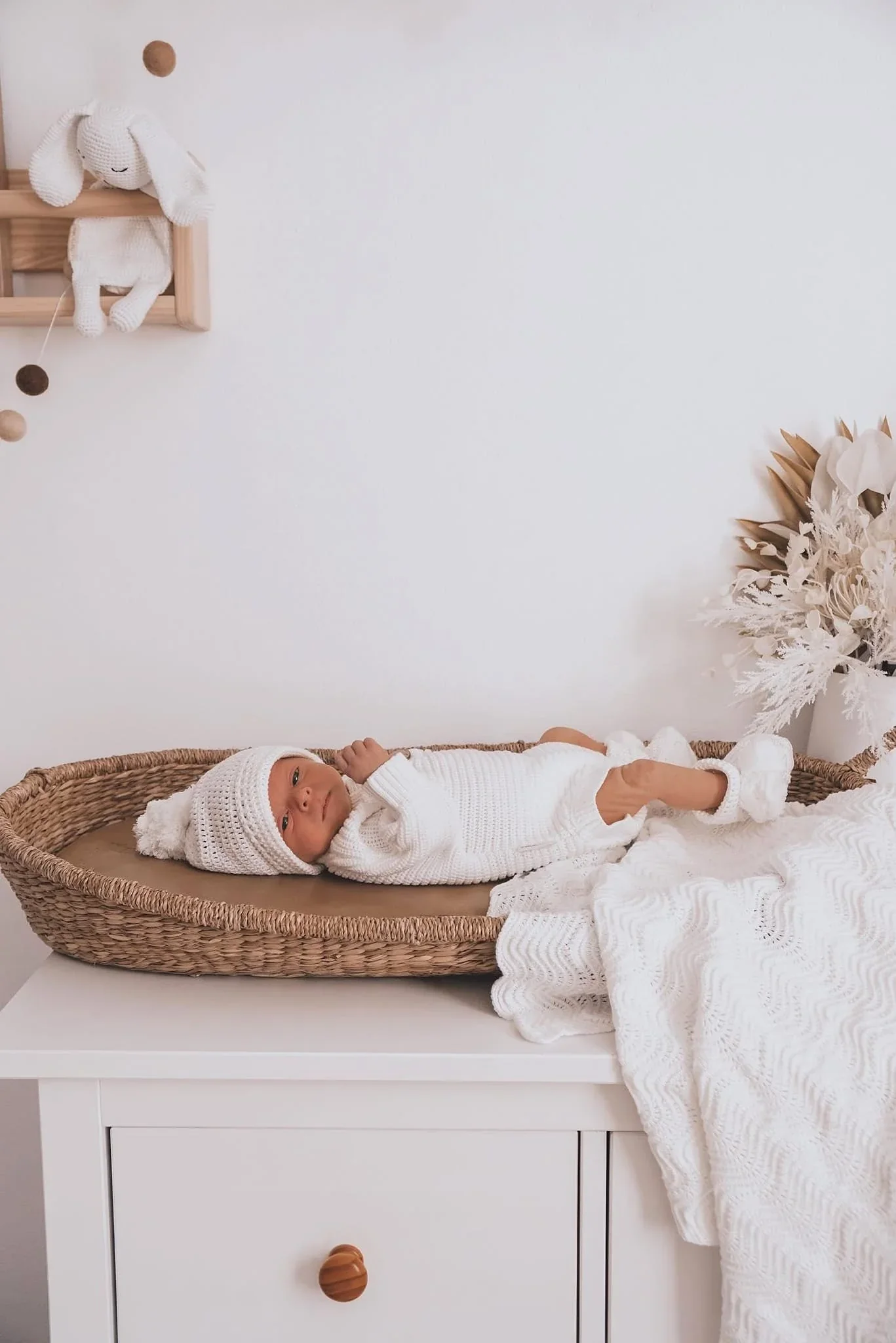 3 Little Crowns - Wave Knit Blanket | Ivory - Image 2