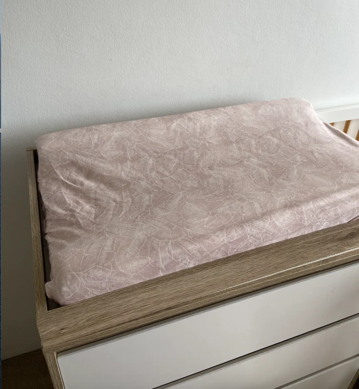 Anchor & Arrow - Bassinet sheet / Change Table Cover | Pink Palm - Image 4